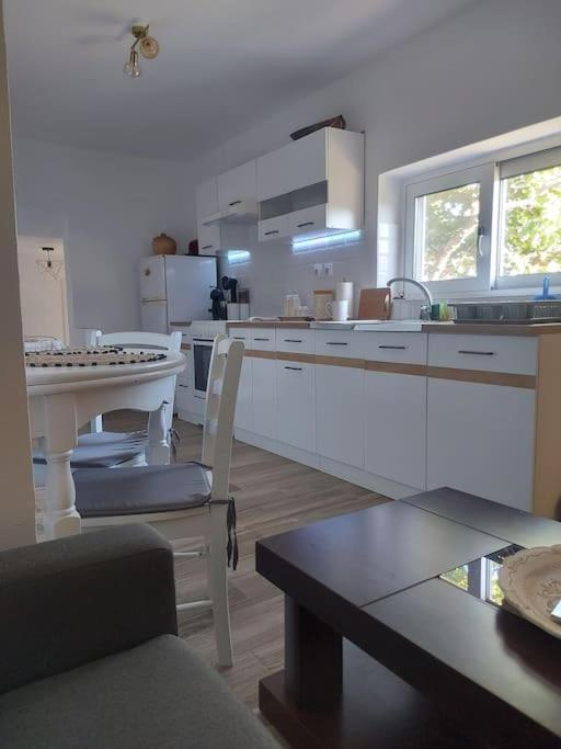 Houlia Home Διαμέρισμα Με Δωρεάν Χώρο Στάθμευσης Steniaí Eksteriør billede