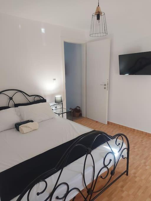 Houlia Home Διαμέρισμα Με Δωρεάν Χώρο Στάθμευσης Steniaí Eksteriør billede
